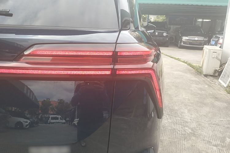 Used Wey Lanshan 2023 Four-Wheel Drive Ultra-Long Range Version Right Rear Taillight