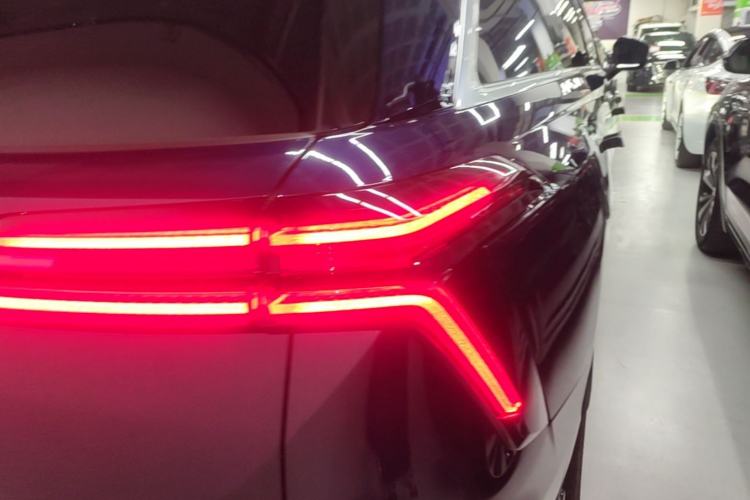 Used Wey Lanshan 2023 Four-Wheel Drive Ultra-Long Range Version Right Rear Taillight