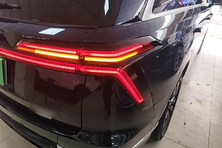 Used Wey Lanshan 2023 Four-Wheel Drive Ultra-Long Range Version Right Rear Taillight