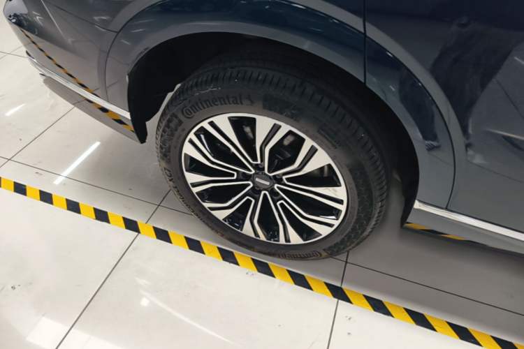 Used Wey Lanshan 2023 Two-Wheel Drive Long-Range Version Right Rear Wheel Hub