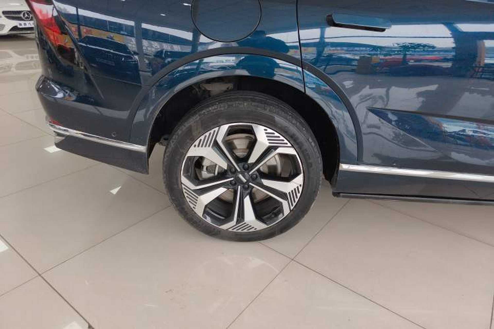Used Wey Lanshan 2023 Four-Wheel Drive Ultra-Long Range Version Right Rear Wheel Hub