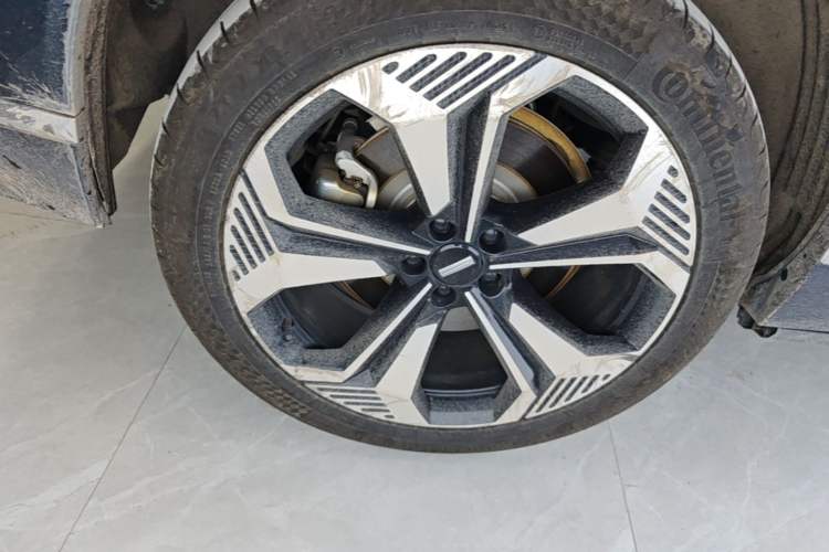 Used Wey Lanshan 2023 Four-Wheel Drive Ultra-Long Range Version Right Rear Wheel Hub