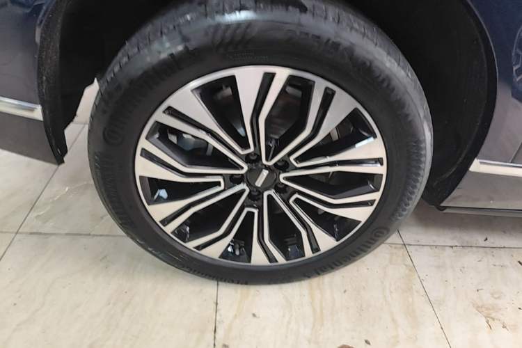 Used Wey Lanshan 2023 Four-Wheel Drive Ultra-Long Range Version Right Rear Wheel Hub