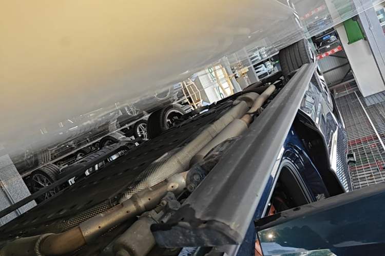Used Wey Lanshan 2023 Four-Wheel Drive Ultra-Long Range Version Right Side Sill