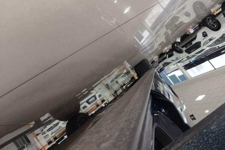 Used Wey Lanshan 2023 Four-Wheel Drive Ultra-Long Range Version Right Side Sill