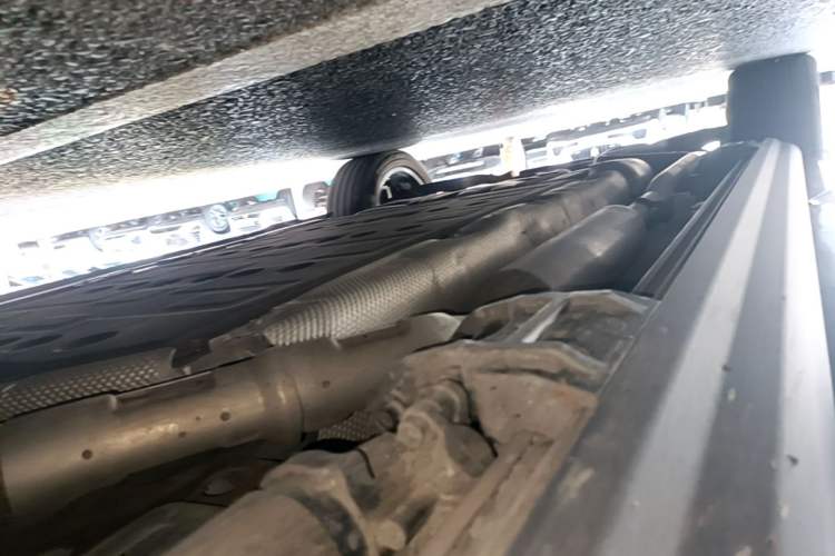 Used Wey Lanshan 2023 Four-Wheel Drive Ultra-Long Range Version Right Side Sill