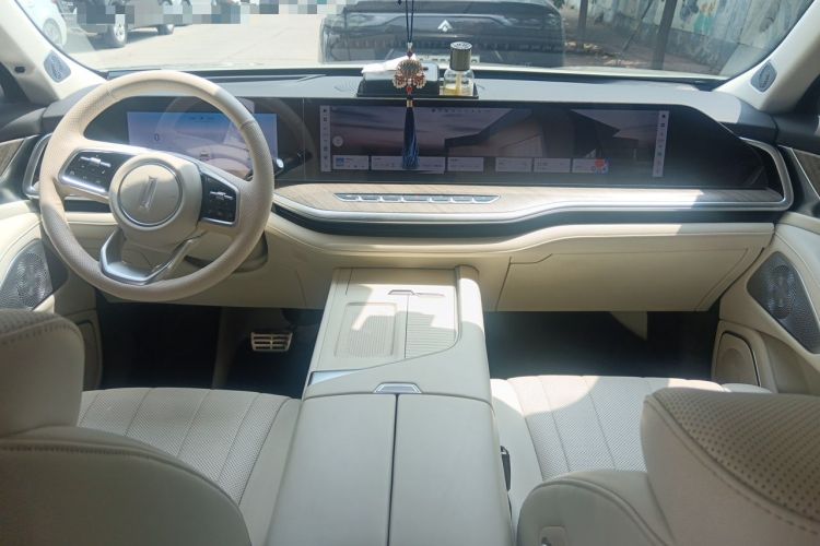 Used Wey Lanshan 2023 Four-Wheel Drive Ultra-Long Range Version Center Console