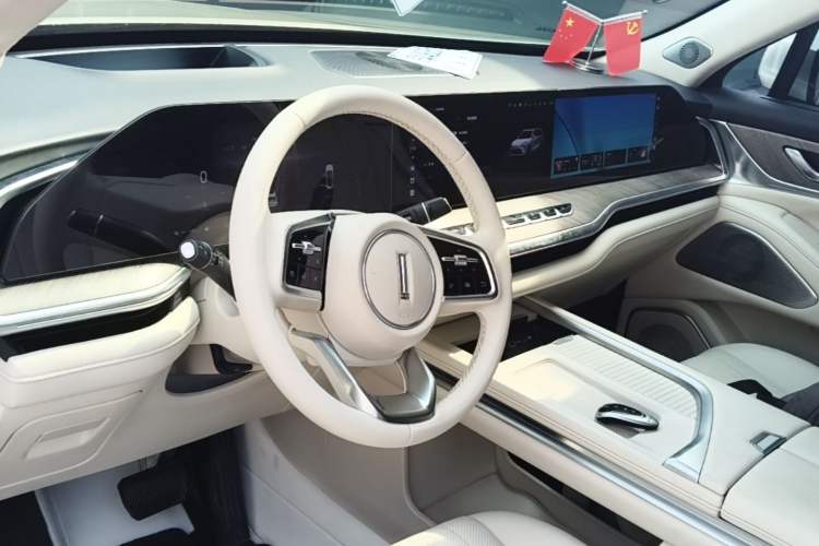 Used Wey Lanshan 2023 Four-Wheel Drive Ultra-Long Range Version Center Console