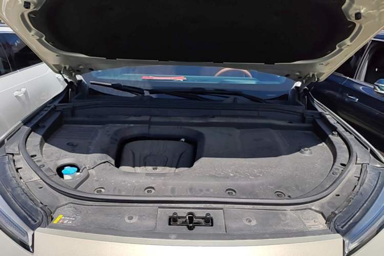 Used Wey Lanshan 2023 Four-Wheel Drive Ultra-Long Range Version Engine Bay