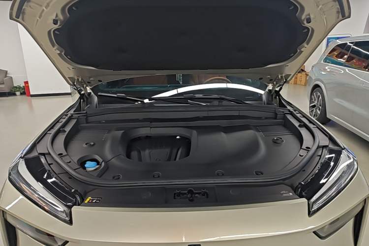 Used Wey Lanshan 2023 Four-Wheel Drive Ultra-Long Range Version Engine Bay