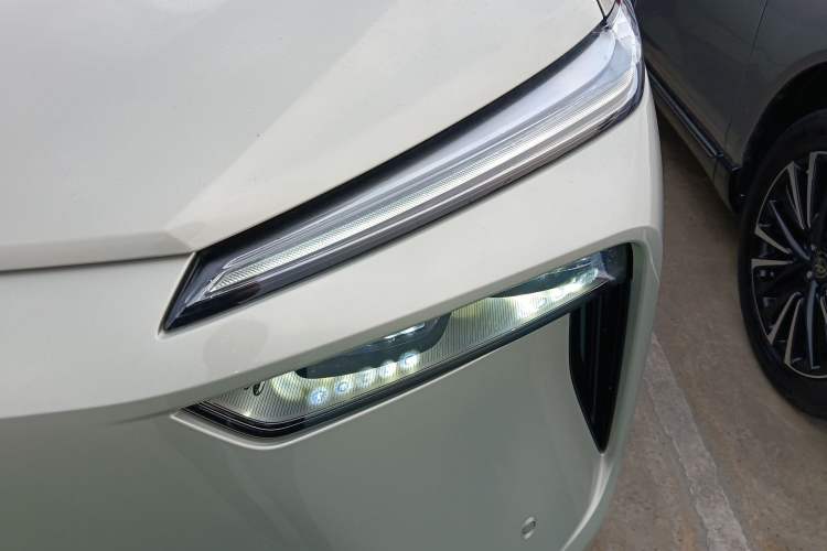 Used Wey Lanshan 2023 Four-Wheel Drive Ultra-Long Range Version Left Front Headlight