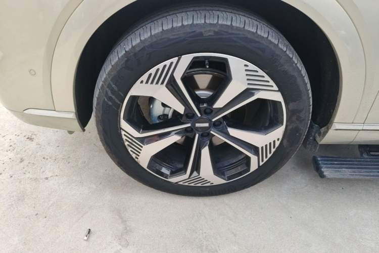 Used Wey Lanshan 2023 Four-Wheel Drive Ultra-Long Range Version Left Front Wheel Hub