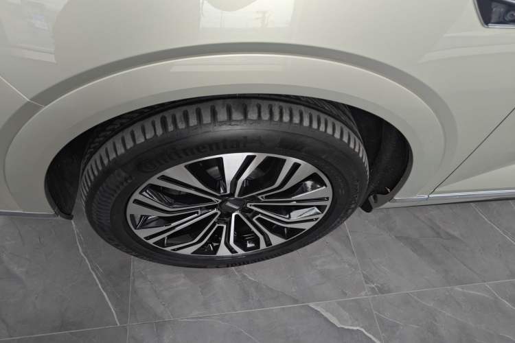 Used Wey Lanshan 2023 Four-Wheel Drive Ultra-Long Range Version Left Front Wheel Hub