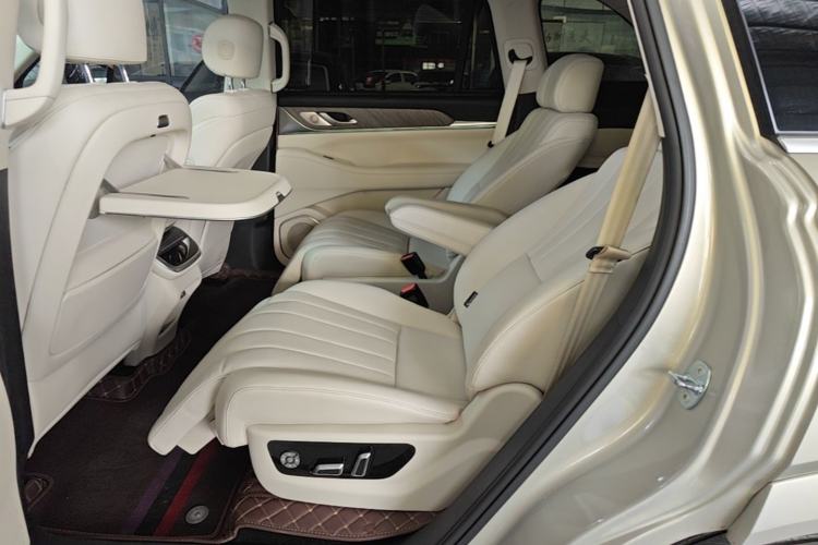 Used Wey Lanshan 2023 Four-Wheel Drive Ultra-Long Range Version Left Rear Seat