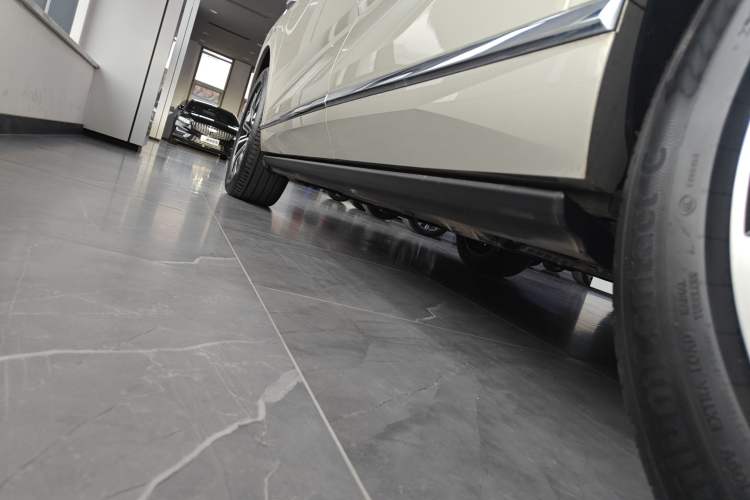 Used Wey Lanshan 2023 Four-Wheel Drive Ultra-Long Range Version Left Side Sill