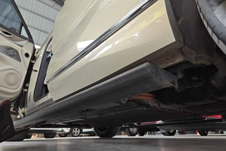 Used Wey Lanshan 2023 Four-Wheel Drive Ultra-Long Range Version Left Side Sill
