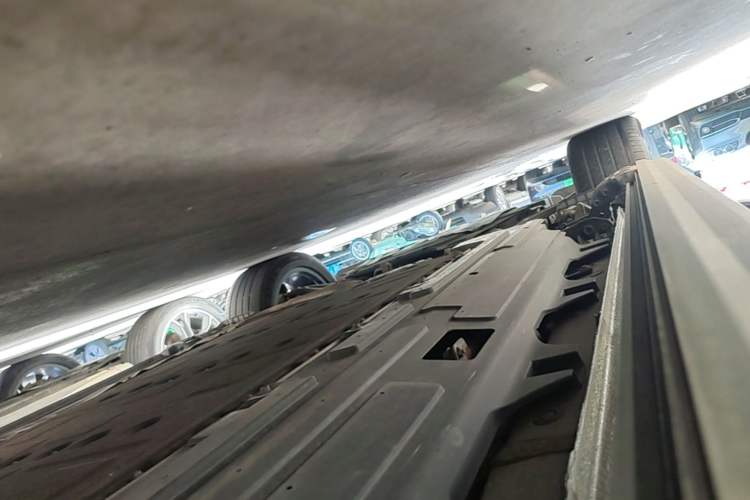 Used Wey Lanshan 2023 Four-Wheel Drive Ultra-Long Range Version Left Side Sill