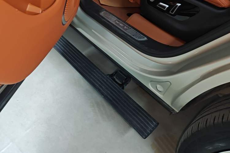 Used Wey Lanshan 2023 Four-Wheel Drive Ultra-Long Range Version Left Side Sill