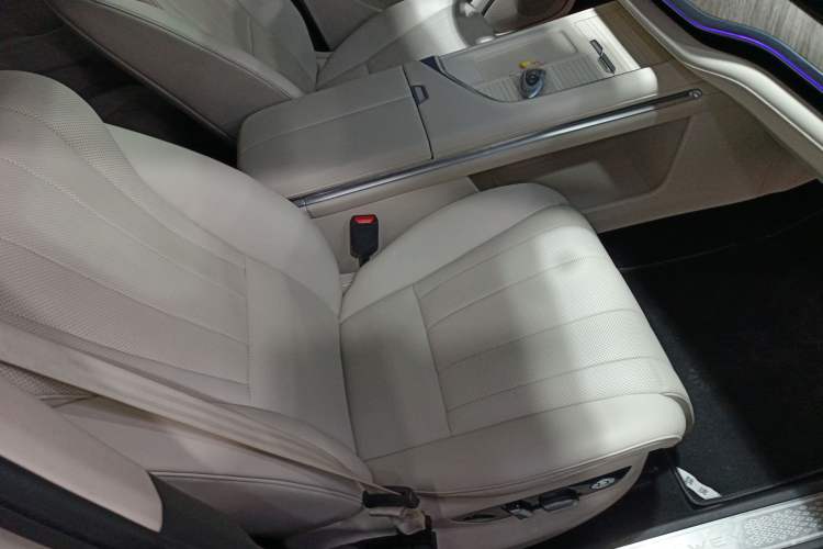 Used Wey Lanshan 2023 Four-Wheel Drive Ultra-Long Range Version Right Front Seat
