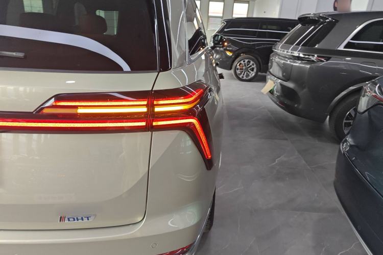 Used Wey Lanshan 2023 Four-Wheel Drive Ultra-Long Range Version Right Rear Taillight