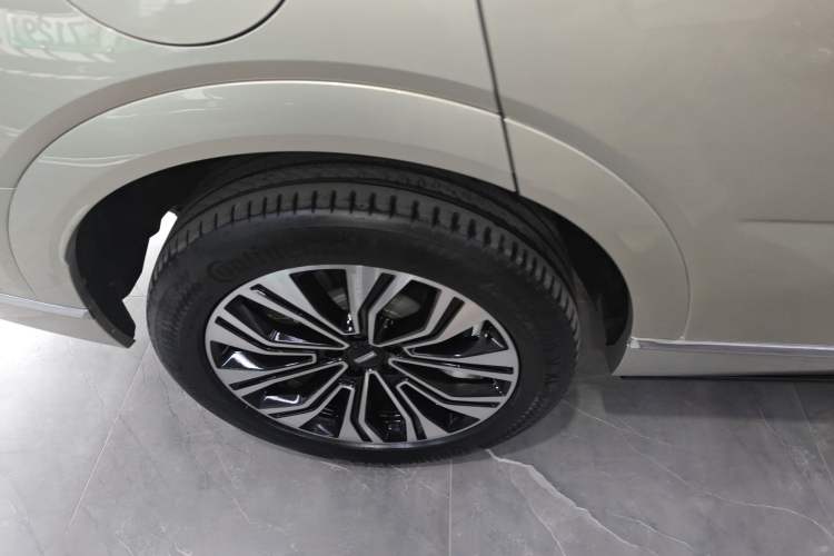Used Wey Lanshan 2023 Four-Wheel Drive Ultra-Long Range Version Right Rear Wheel Hub