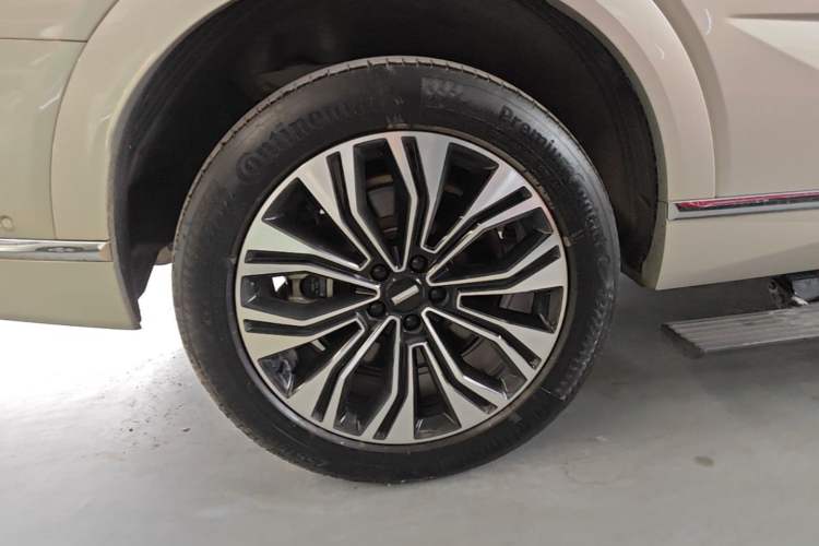 Used Wey Lanshan 2023 Four-Wheel Drive Ultra-Long Range Version Right Rear Wheel Hub