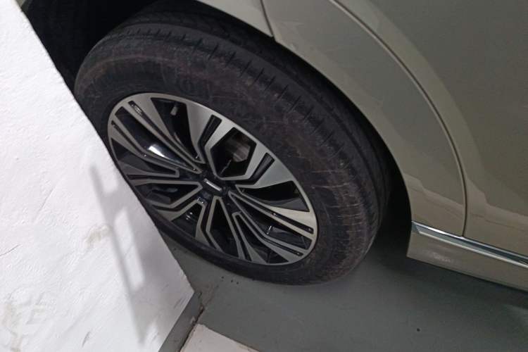 Used Wey Lanshan 2023 Four-Wheel Drive Ultra-Long Range Version Right Rear Wheel Hub