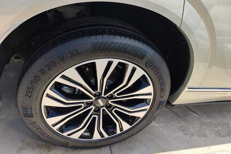 Used Wey Lanshan 2023 Four-Wheel Drive Ultra-Long Range Version Right Rear Wheel Hub