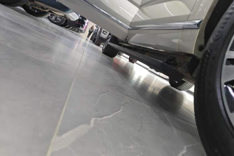 Used Wey Lanshan 2023 Four-Wheel Drive Ultra-Long Range Version Right Side Sill
