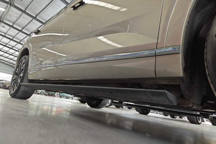 Used Wey Lanshan 2023 Four-Wheel Drive Ultra-Long Range Version Right Side Sill