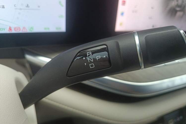 Used Wey Lanshan 2023 Four-Wheel Drive Ultra-Long Range Version Gear Lever
