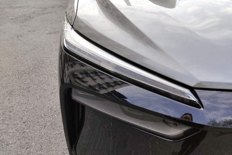 Used Wey Lanshan 2023 Four-Wheel Drive Ultra-Long Range Version Right Front Headlight