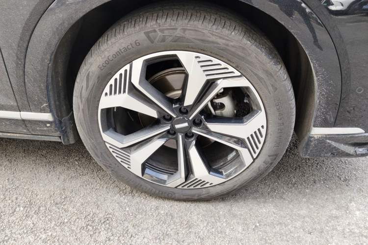 Used Wey Lanshan 2023 Four-Wheel Drive Ultra-Long Range Version Right Front Wheel Hub