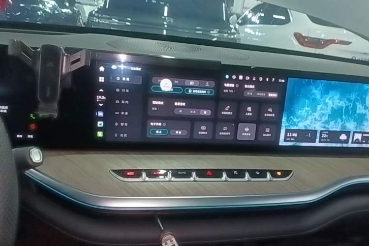 Used Wey Lanshan 2023 Four-Wheel Drive Ultra-Long Range Version Audio And AC Panel