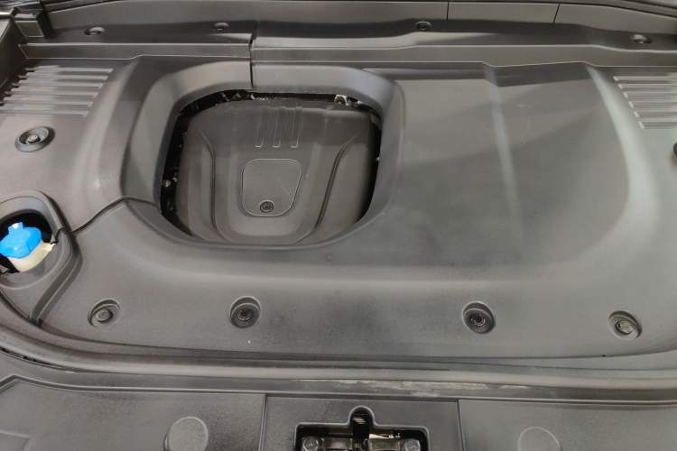 Used Wey Lanshan 2023 Four-Wheel Drive Ultra-Long Range Version Engine Bay