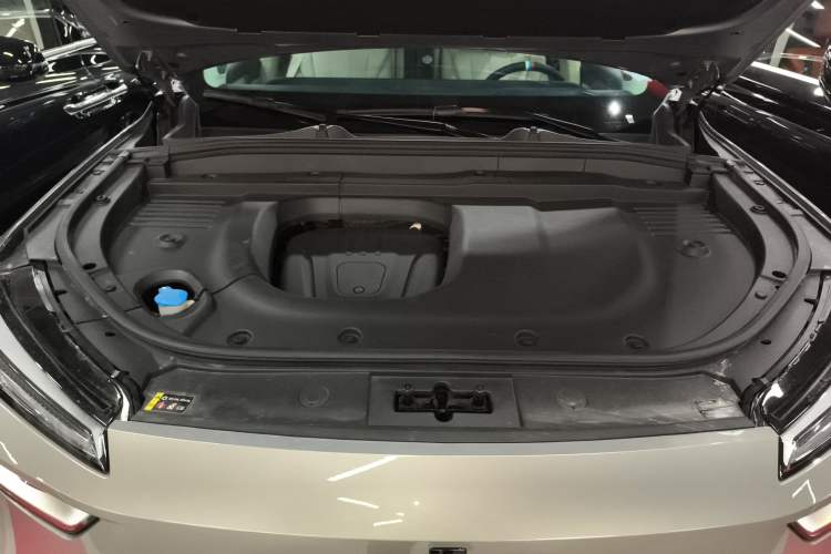 Used Wey Lanshan 2023 Four-Wheel Drive Ultra-Long Range Version Engine Bay