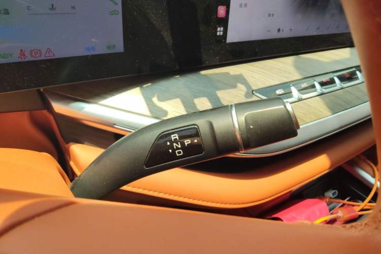 Used Wey Lanshan 2023 Four-Wheel Drive Ultra-Long Range Version Gear Lever