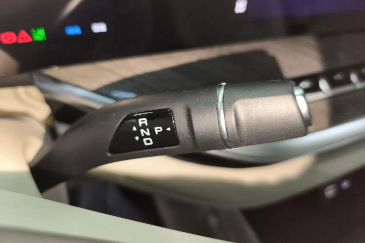 Used Wey Lanshan 2023 Four-Wheel Drive Ultra-Long Range Version Gear Lever