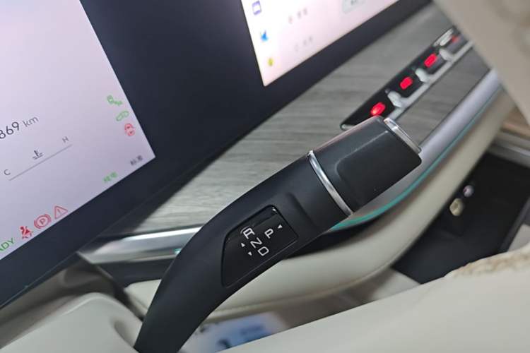 Used Wey Lanshan 2023 Four-Wheel Drive Ultra-Long Range Version Gear Lever