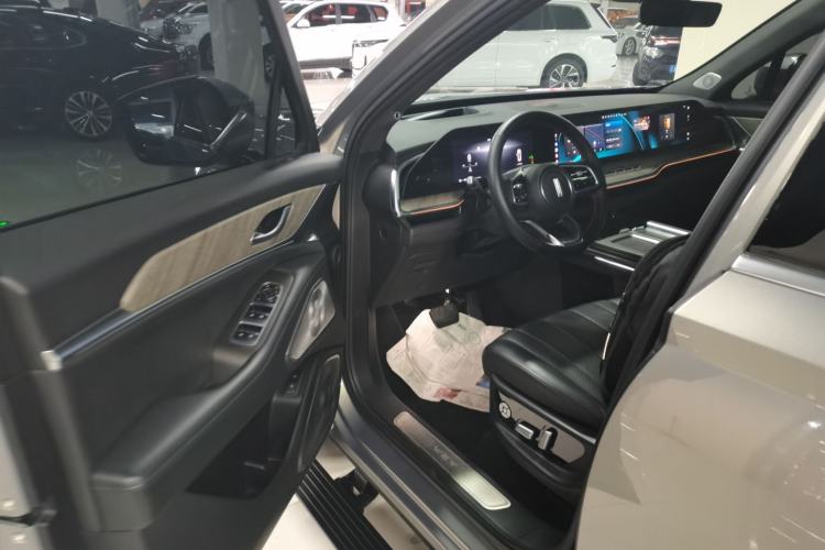 Used Wey Lanshan 2023 Four-Wheel Drive Ultra-Long Range Version Interior 3