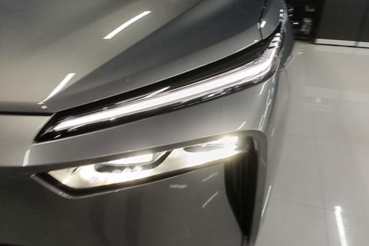 Used Wey Lanshan 2023 Four-Wheel Drive Ultra-Long Range Version Left Front Headlight