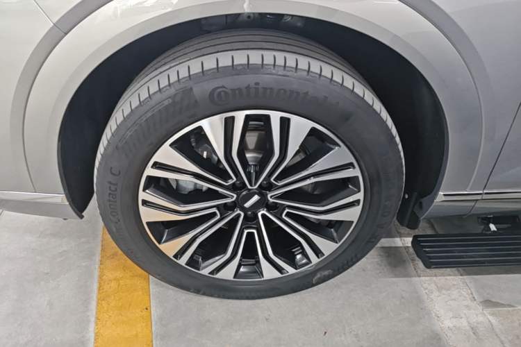 Used Wey Lanshan 2023 Two-Wheel Drive Long-Range Version Left Front Wheel Hub