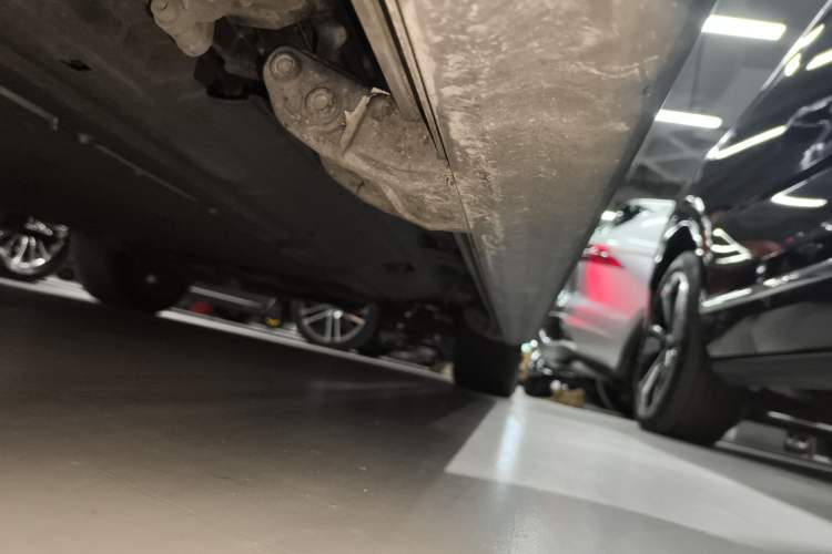 Used Wey Lanshan 2023 Four-Wheel Drive Ultra-Long Range Version Left Side Sill