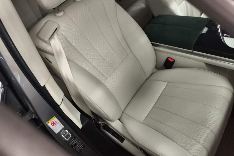 Used Wey Lanshan 2023 Four-Wheel Drive Ultra-Long Range Version Right Front Seat