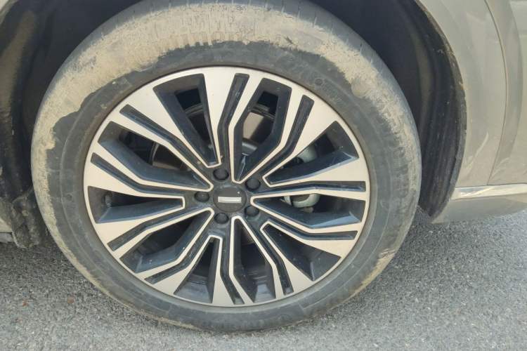 Used Wey Lanshan 2023 Four-Wheel Drive Ultra-Long Range Version Right Front Wheel Hub