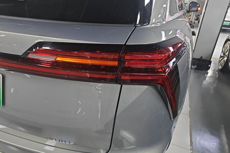 Used Wey Lanshan 2023 Four-Wheel Drive Ultra-Long Range Version Right Rear Taillight