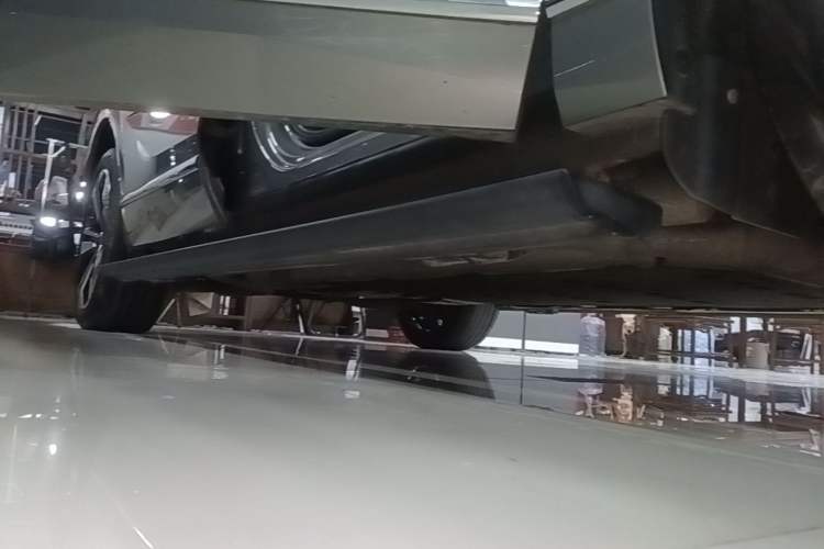Used Wey Lanshan 2023 Four-Wheel Drive Ultra-Long Range Version Right Side Sill