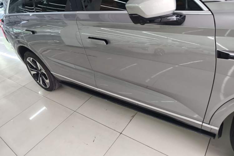 Used Wey Lanshan 2023 Four-Wheel Drive Ultra-Long Range Version Right Side Sill