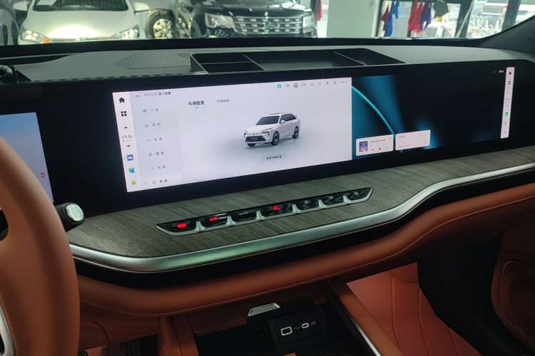 Used Wey Lanshan 2023 Four-Wheel Drive Ultra-Long Range Version Audio And AC Panel