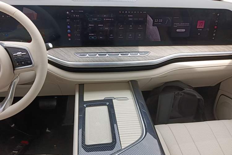 Used Wey Lanshan 2023 Four-Wheel Drive Ultra-Long Range Version Audio And AC Panel